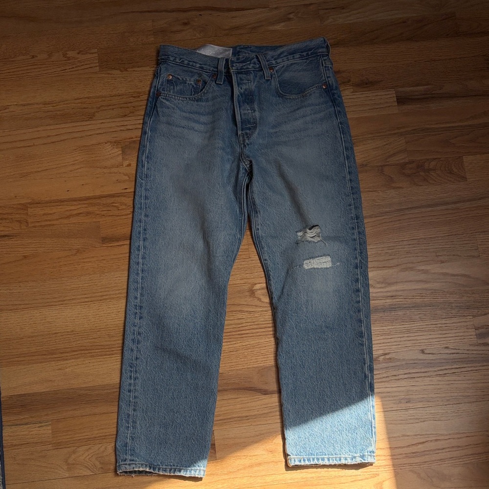 Classic women’s Light Blue Ripped Jeans